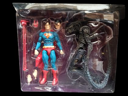 SUPERMAN Y XENOMORPH DC / ALIEN ACTION FIGURES NECA Ed 2019